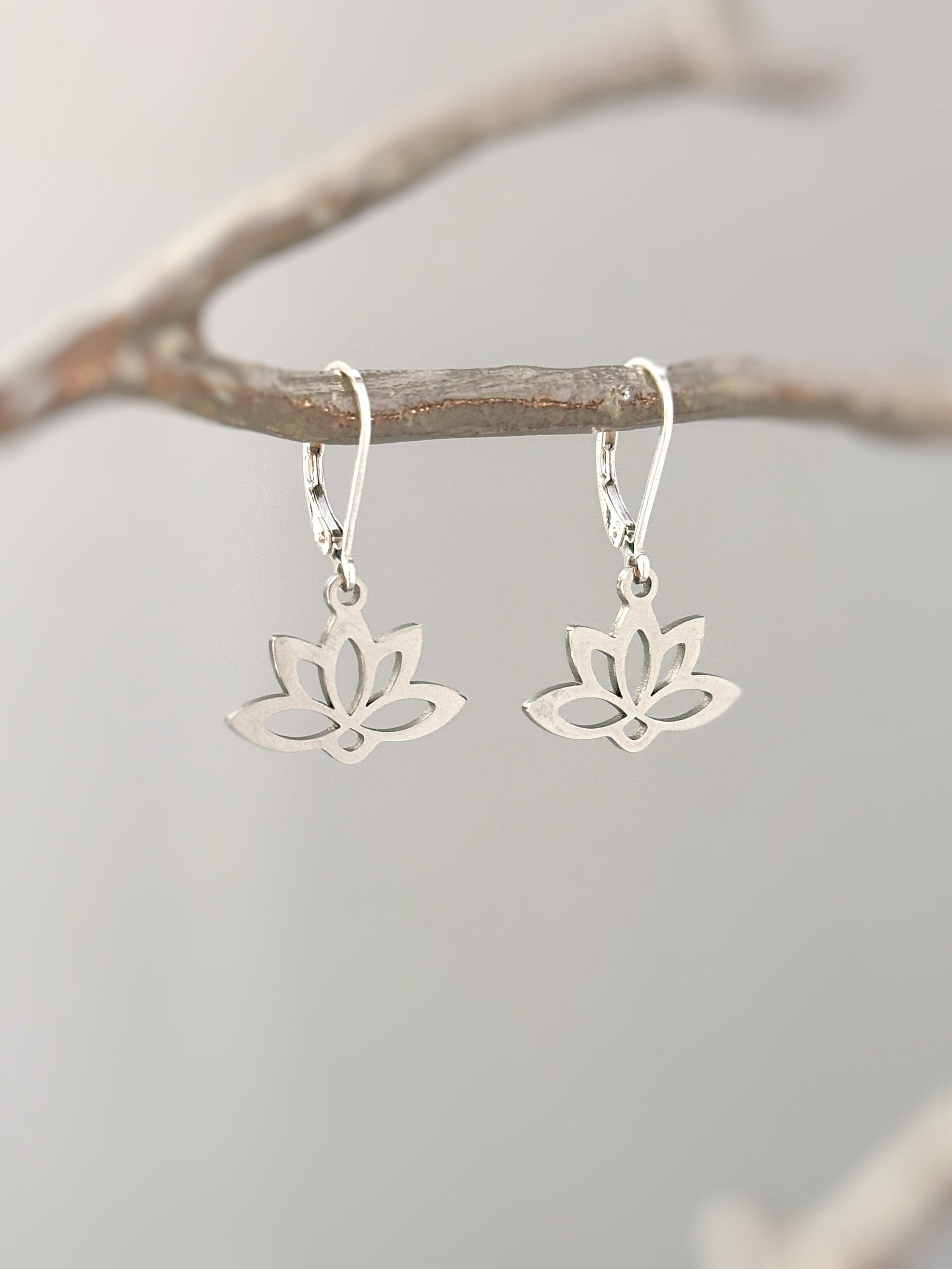 lily flower earrings Gold Water Lily Flower Earrings dangle Ear Wire / Gold
