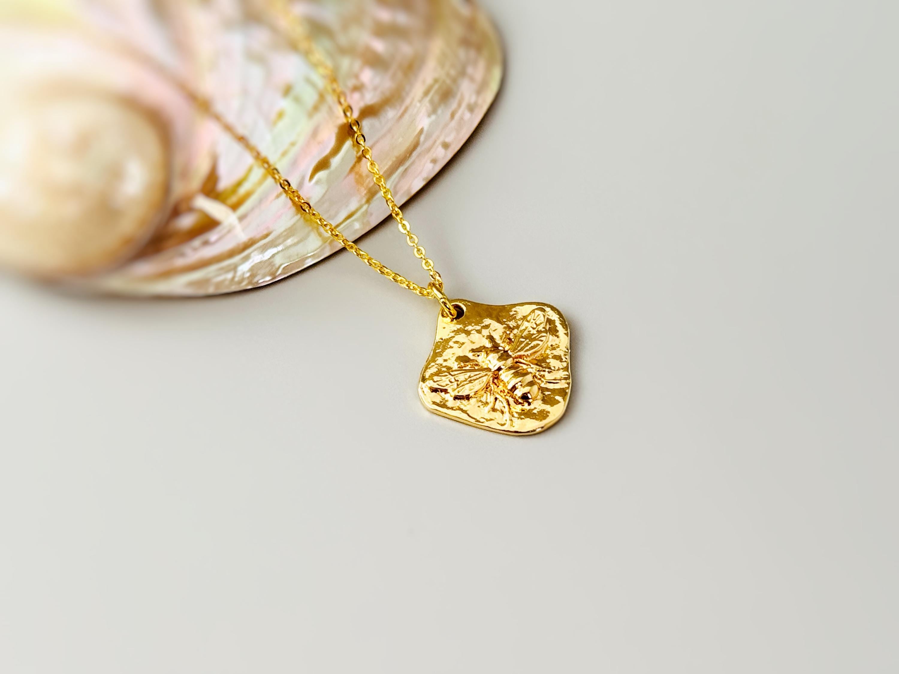 Honey Bee Necklace 18k gold pendant for women statement summer jewelry great gift for gardener nature lover wife girlfriend mom bff daughter