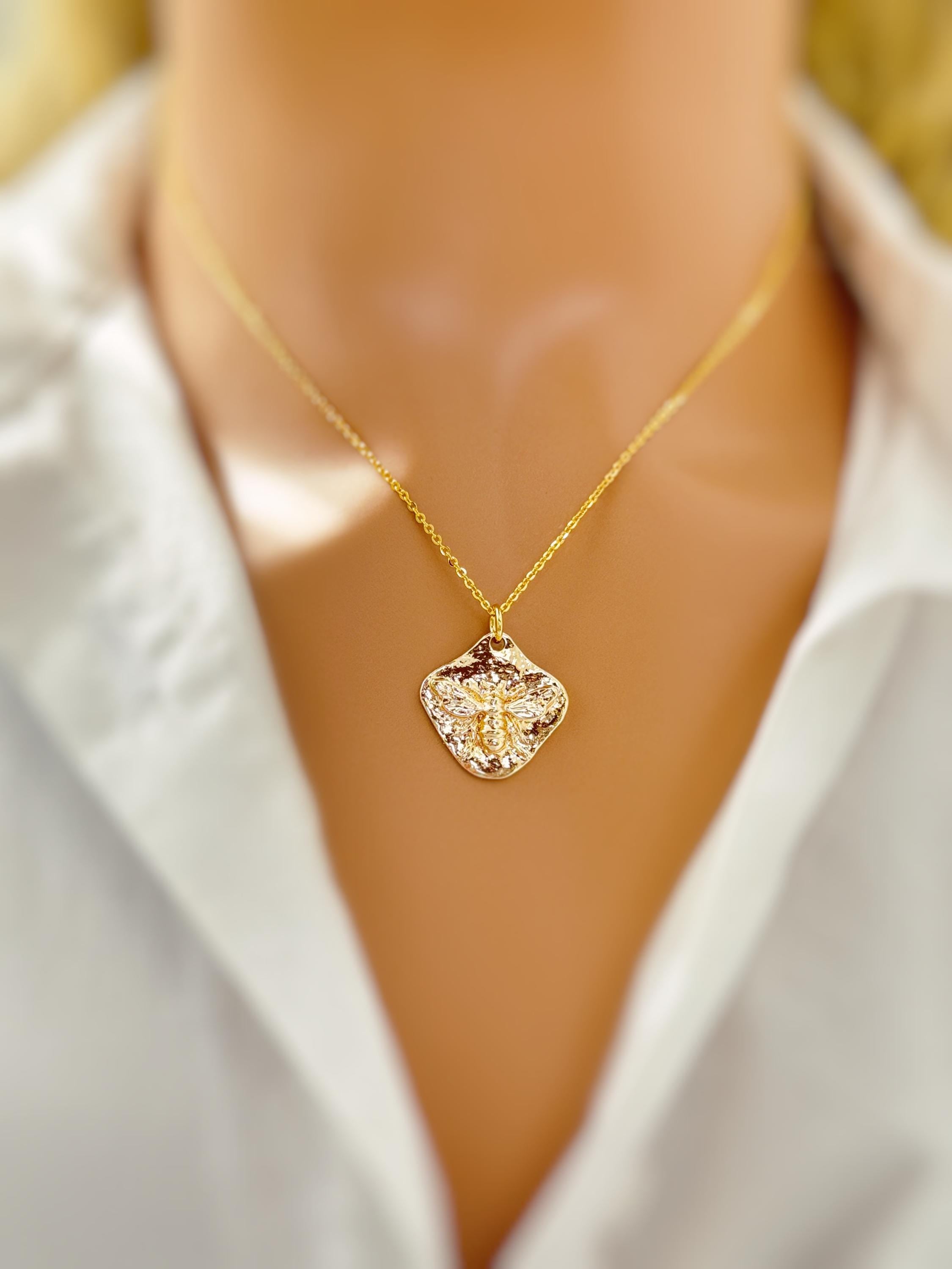 Honey Bee Necklace 18k gold pendant for women statement summer jewelry great gift for gardener nature lover wife girlfriend mom bff daughter