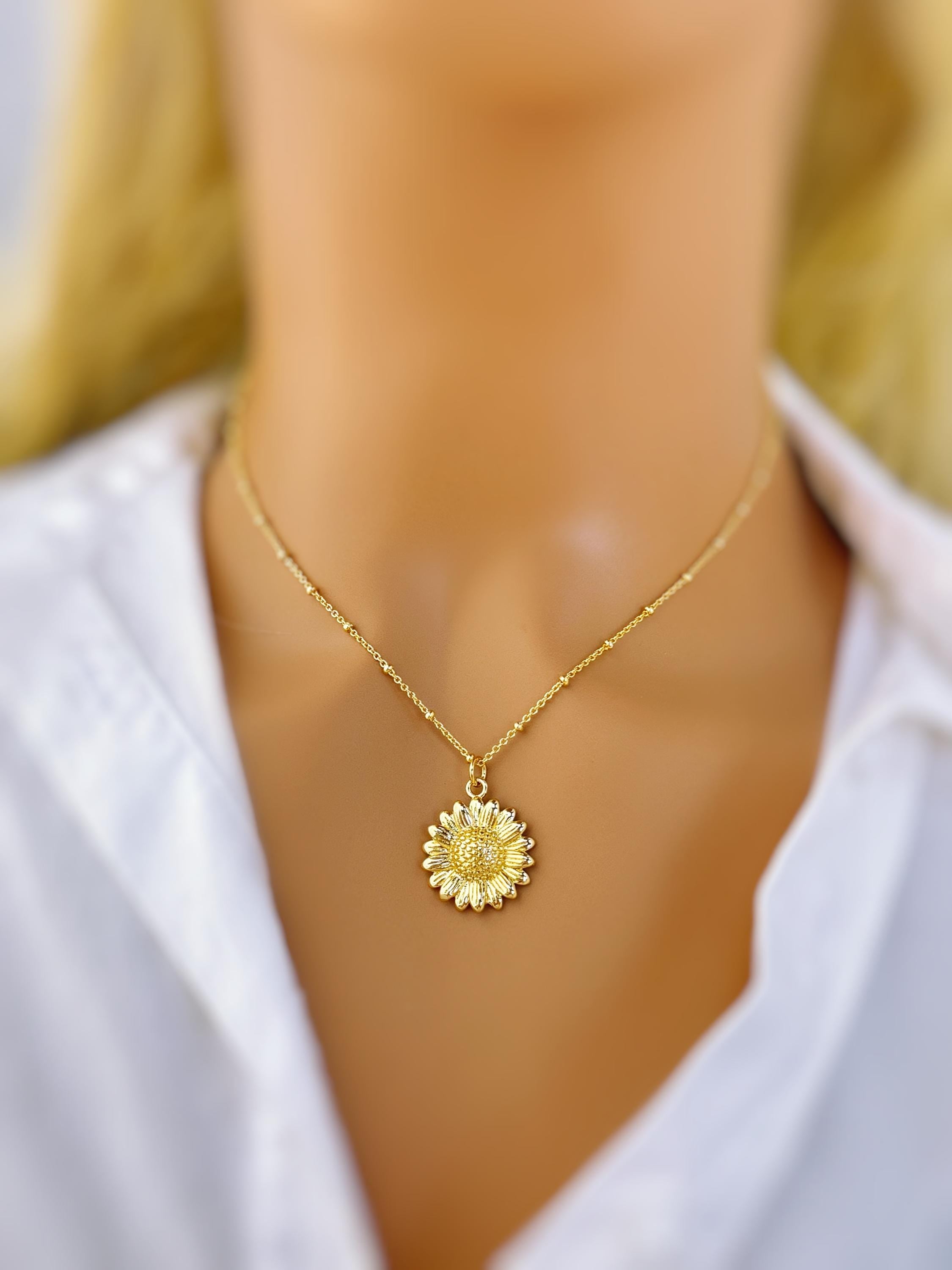 Sunflower Necklace gold, silver birth flower pendant for women summer Birthflower jewelry for August birthday gift for gardener mom wife