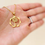 Dasiy Necklace gold, silver birth flower pendant for women spring Birthflower jewelry April birthday gift for gardener mom wife sister