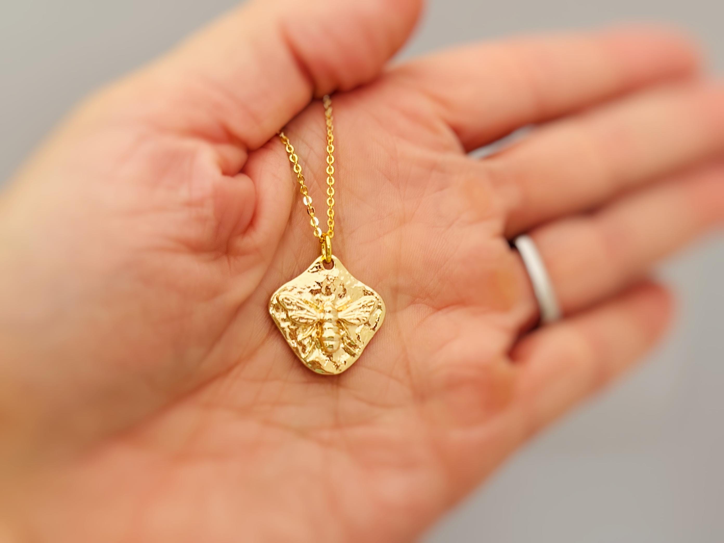 Honey Bee Necklace 18k gold pendant for women statement summer jewelry great gift for gardener nature lover wife girlfriend mom bff daughter