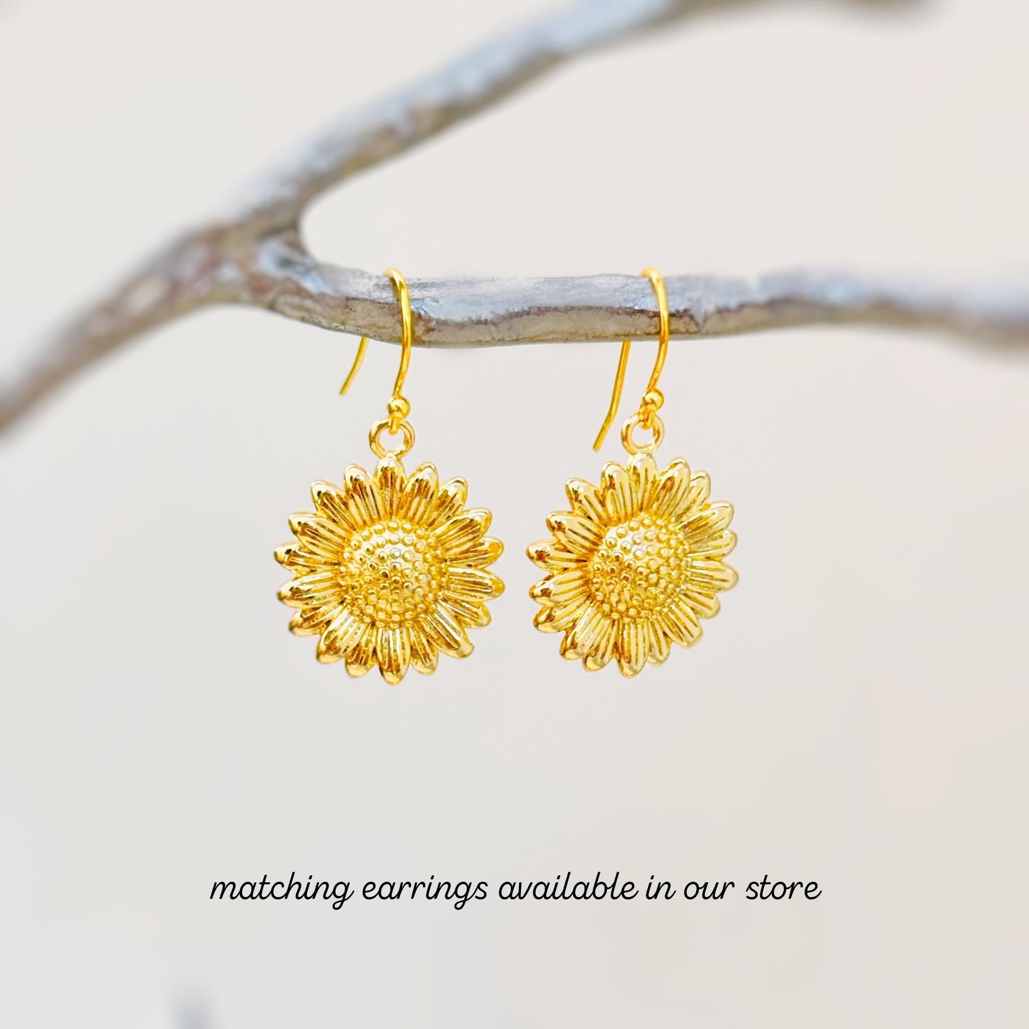 Sunflower Necklace gold, silver birth flower pendant for women summer Birthflower jewelry for August birthday gift for gardener mom wife