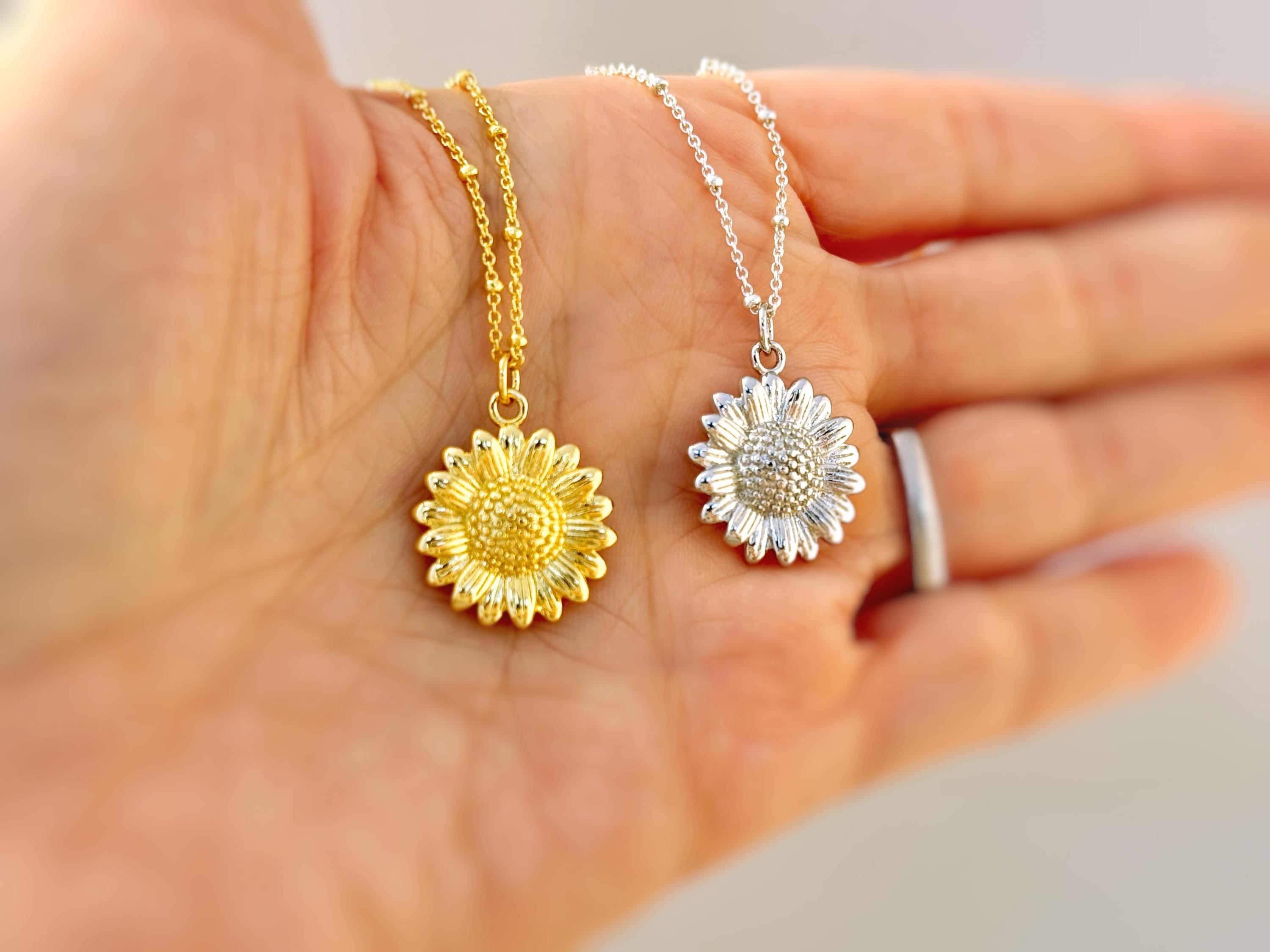 Sunflower Necklace gold, silver birth flower pendant for women summer Birthflower jewelry for August birthday gift for gardener mom wife