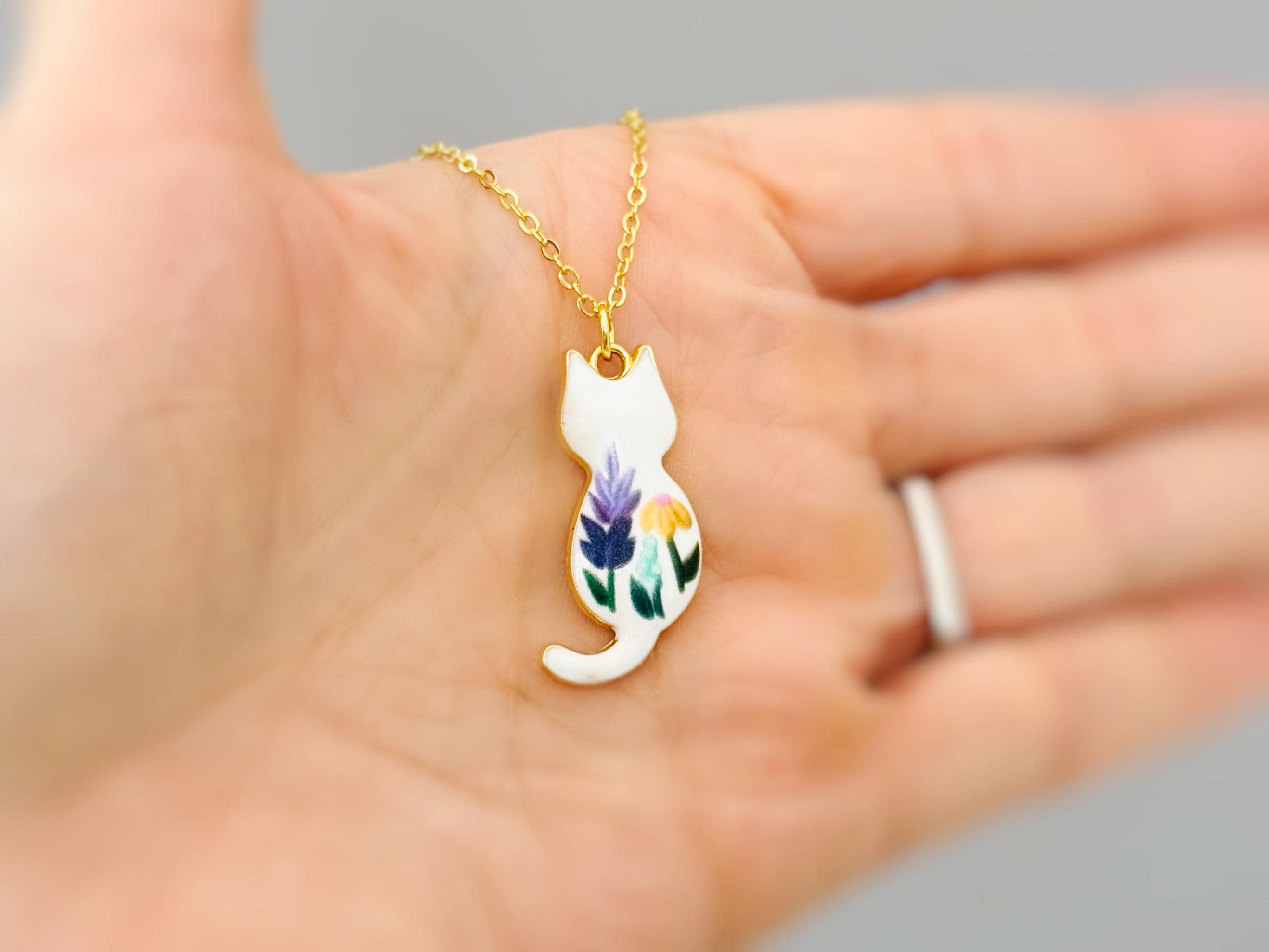 White Cat Necklace Gold Cute Cat Floral Jewelry for women flower pendant Cat Lover Gift for mothers day, moms, veterinarians, vet techs