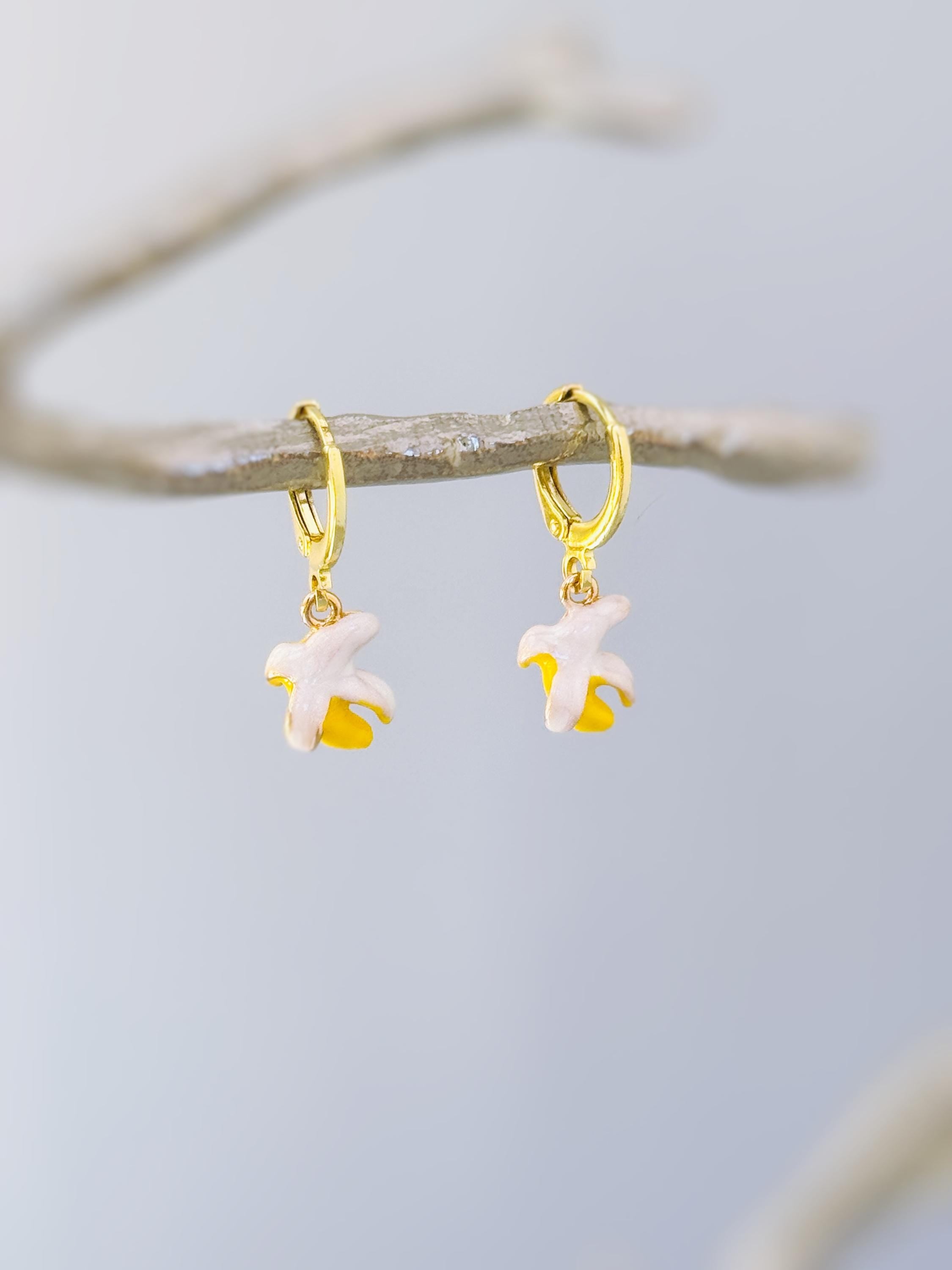 Dainty Banana Huggie Hoop Earrings Gold Yellow Charm Earrings, Cottagecore Jewelry Fruit Chef Gift, Cute Novelty Earrings gift for gardener
