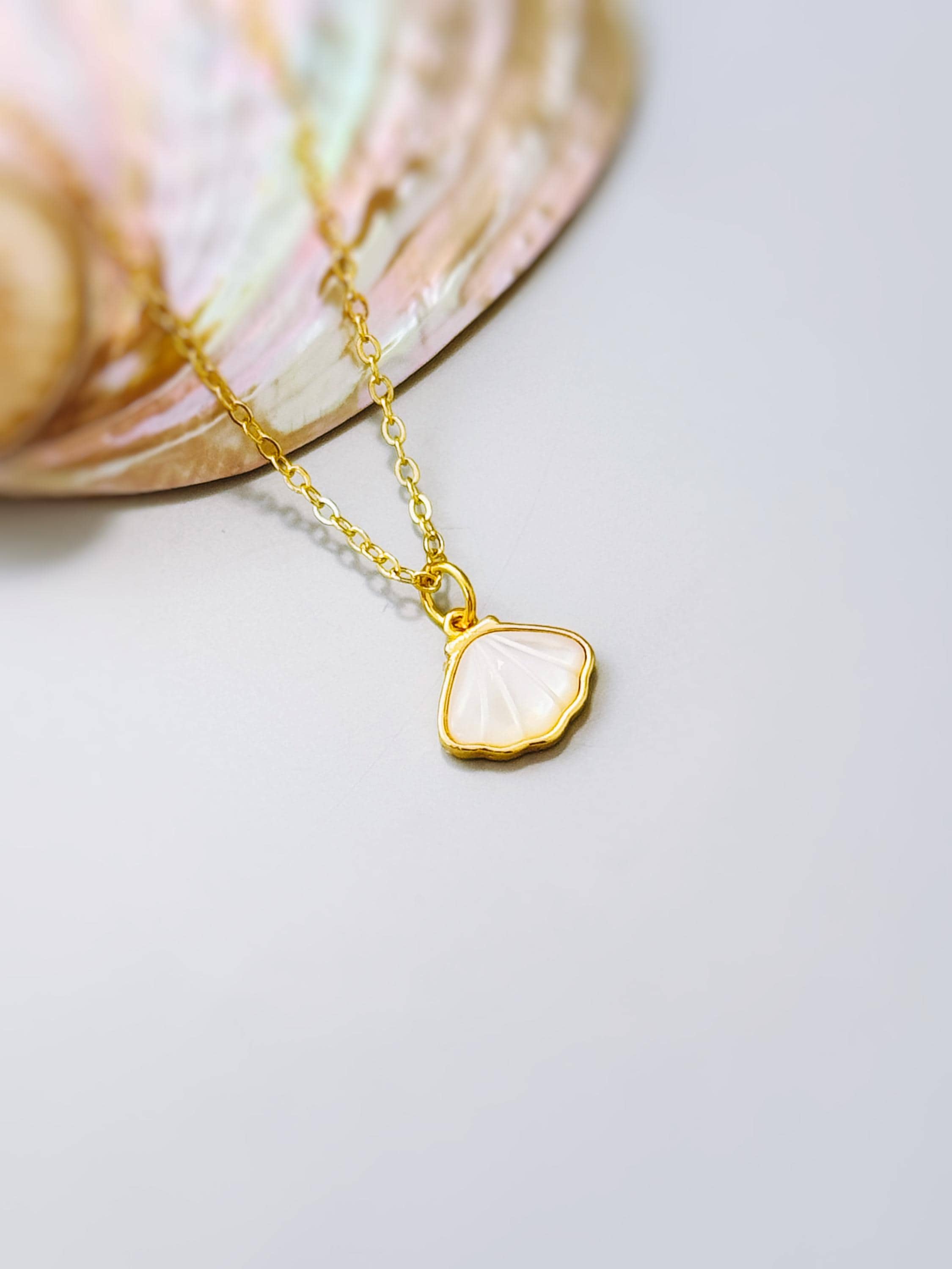 Mother of Pearl Shell Necklace Gold Summer Jewelry June Birthstone Nautical Ocean Coastal Beach Jewelry Gift for Her Shell Pendant for women