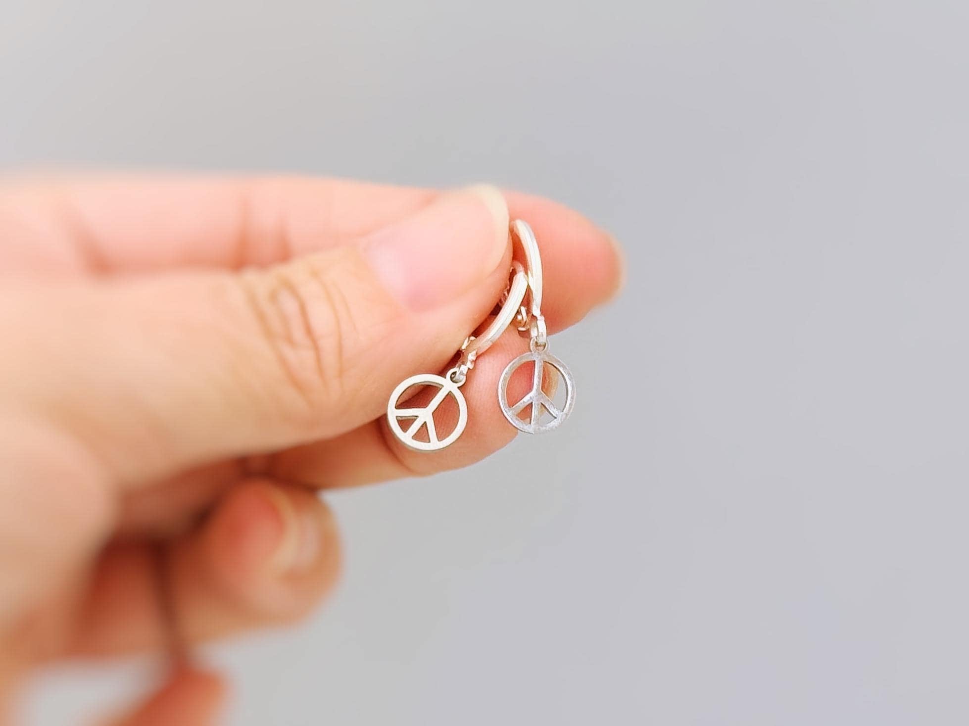 Dainty Peace Sign Huggie Hoop Earrings, Silver Dangle Minimalist Boho 90s Jewelry, Hippie Chic Love and Peace Festival Earrings for her