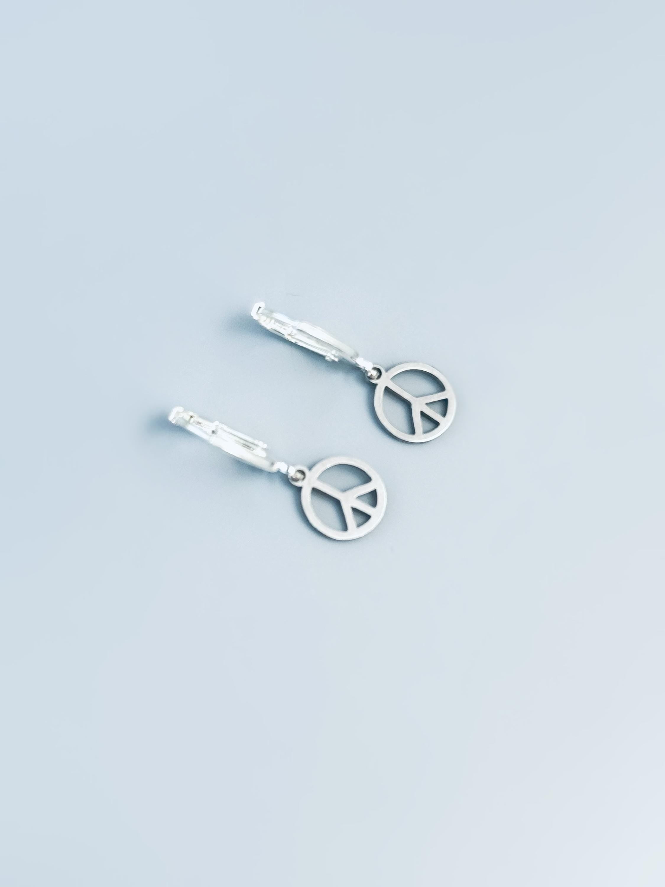 Dainty Peace Sign Huggie Hoop Earrings, Silver Dangle Minimalist Boho 90s Jewelry, Hippie Chic Love and Peace Festival Earrings for her