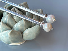 Load image into Gallery viewer, Elegant Genuine Pearl Hair Sticks, Pearl Wedding Hair Sticks Bridal Pearl Hair Pins