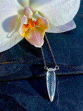 Load image into Gallery viewer, Elegant Silver Marquis Quartz necklace