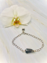 Load image into Gallery viewer, Organic Pearl and Moss Amethyst Bracelet