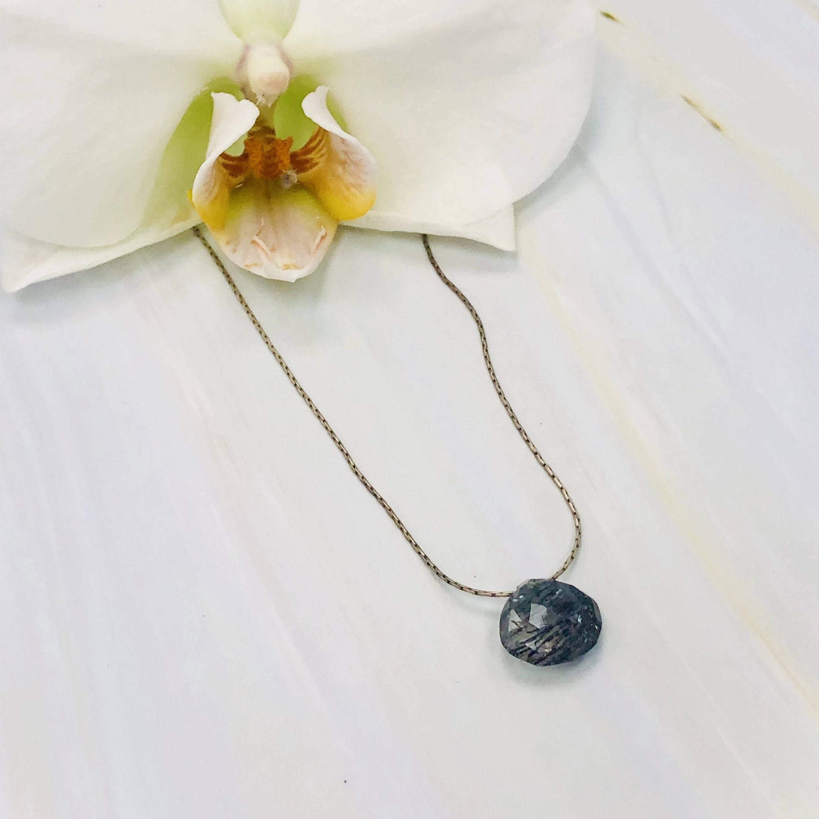 Solitaire Moss Amethyst necklace