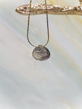 Load image into Gallery viewer, Solitaire Moss Amethyst necklace