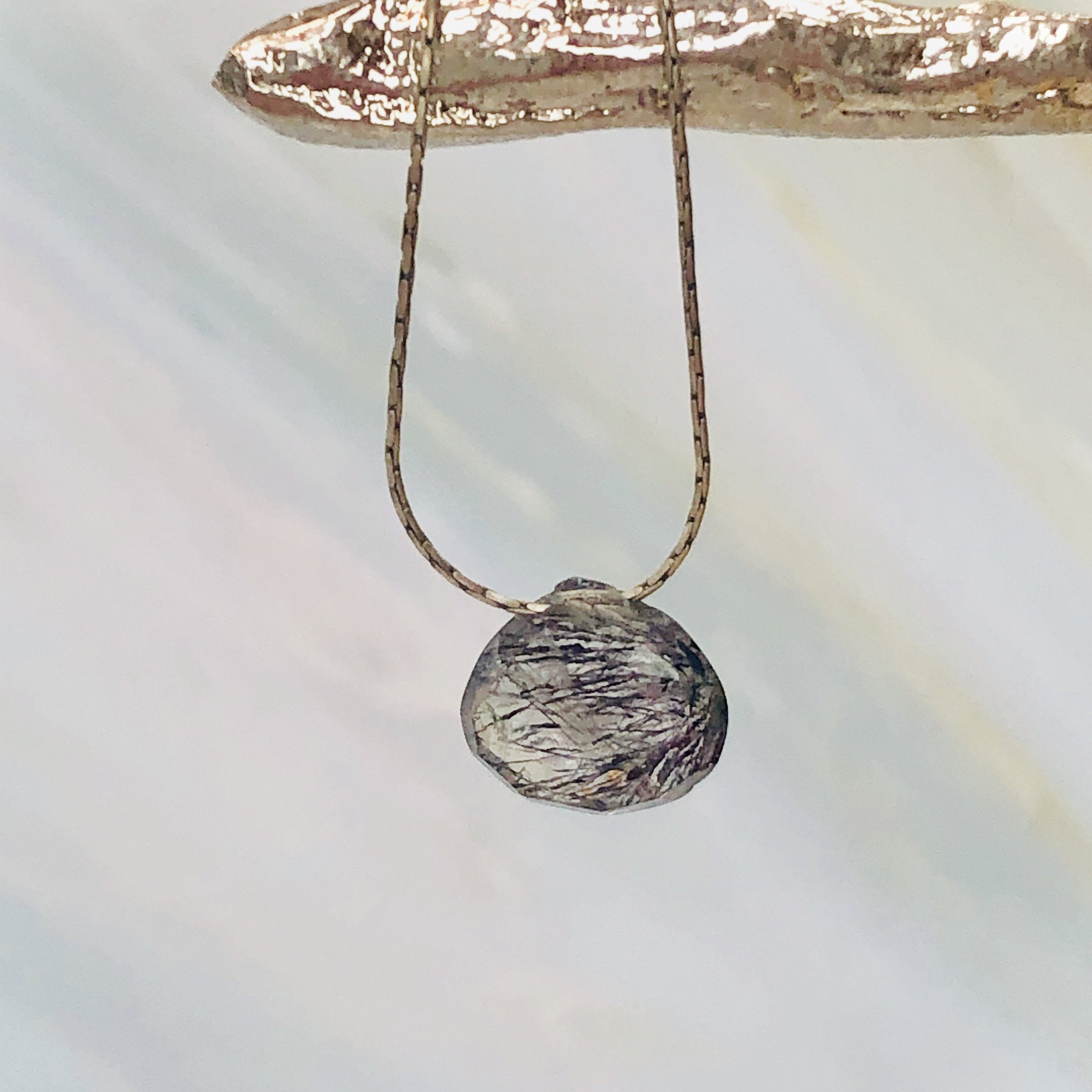 Solitaire Moss Amethyst necklace