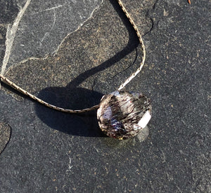 Solitaire Moss Amethyst necklace