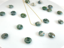 Load image into Gallery viewer, Facetted Round Moss Agate necklce gemstaone choker necklace for women